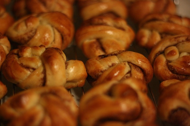 Cinnamon twirls (or Kanelsnurrer in Norwegian)