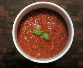 Hjemmelavet cremet tomatsauce
