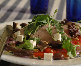 Greskinspirert salat med fetaost og oliven