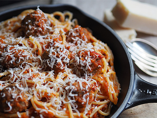 Pasta med kjøttboller