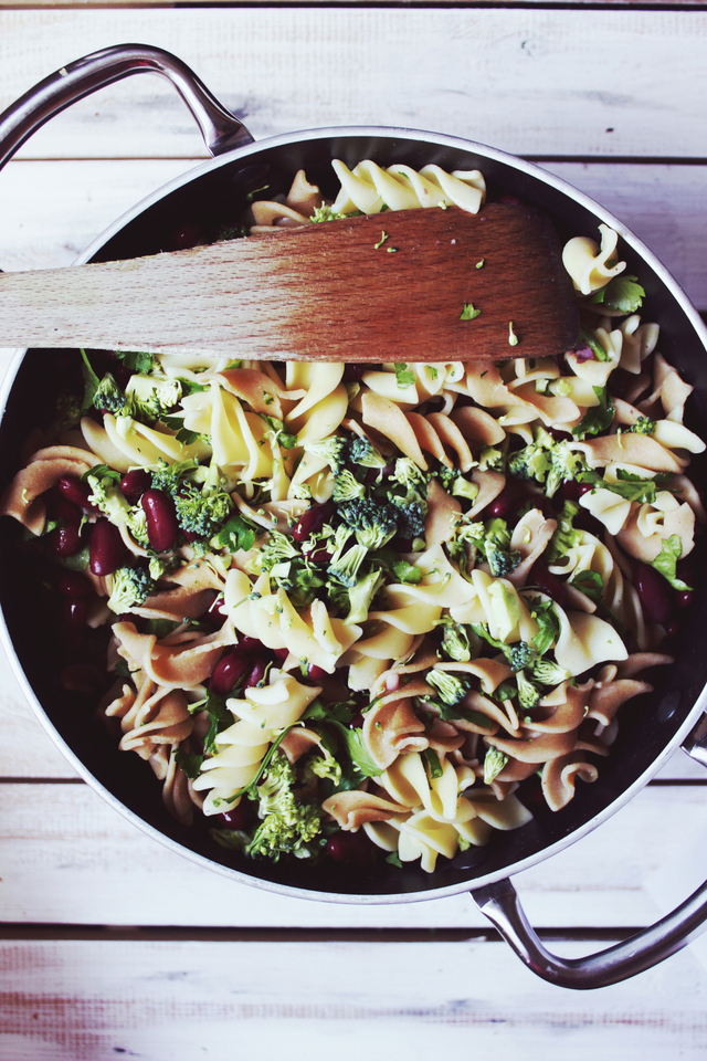 Pastasalat med crème fraiche