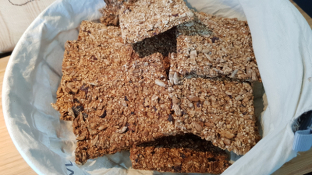 Knasende sprø lav fodmap knekkebrød