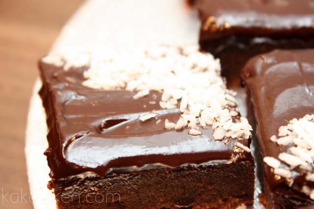 Sjokolade Langpannekake – Med silkemyk glasur
