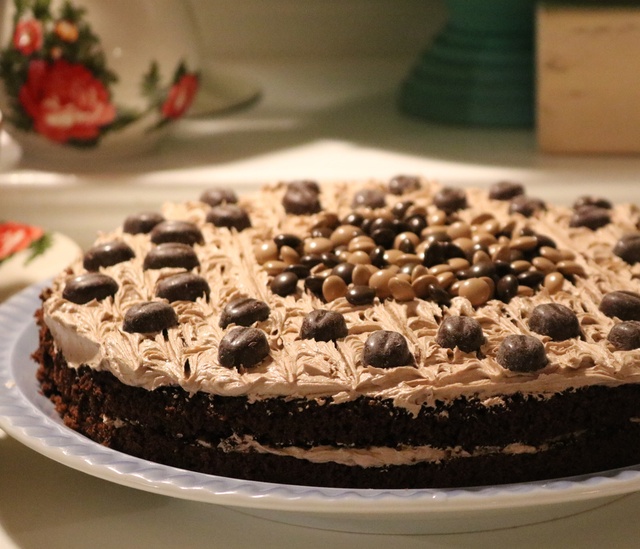 Mørk sjokoladekake med mokkakrem