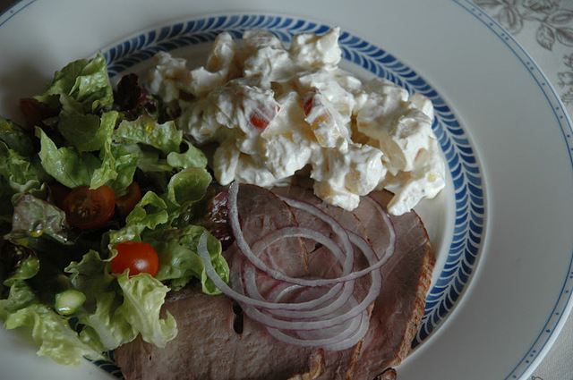 Roastbeef og potetsalat med epler