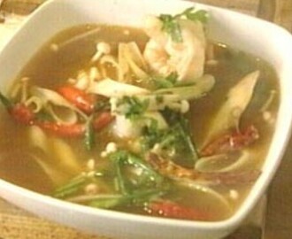 Tom yam kung (Thai-suppe)