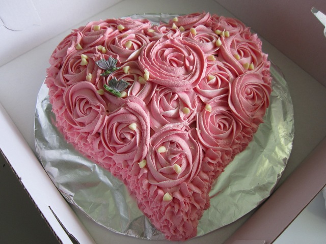 Rose swirl cakes