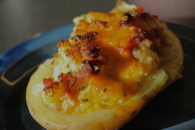 Twice baked potatoes – dobbelbakte poteter med cheddar og bacon