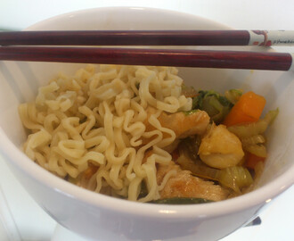 Chicken chow mein (Kylling og nudler)