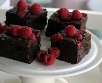 Raspberry Oreo Brownies
