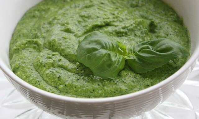 Hjemmelaget pesto