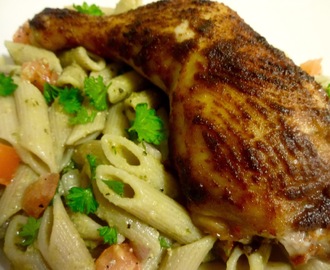 Sprø krydret kyllinglår med pesto & pasta !