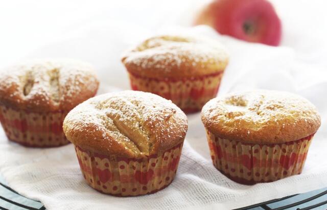 Muffins med eple og kanel