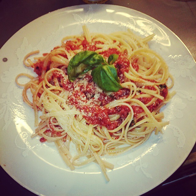 Italiensk på menyen –  insalata caprese, og pasta al arrabiata