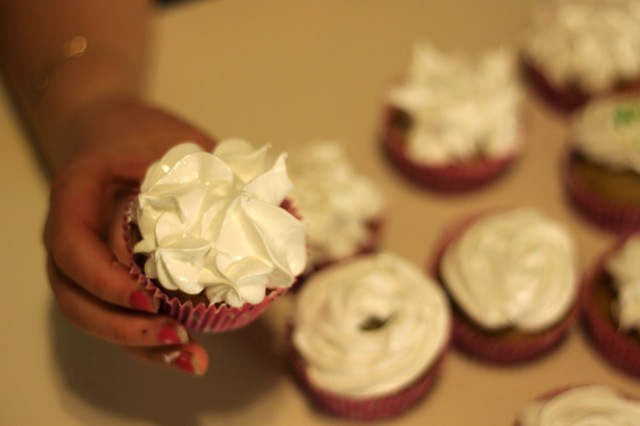 Sjokoladecupcakes til inntekt for syriske flyktningebarn