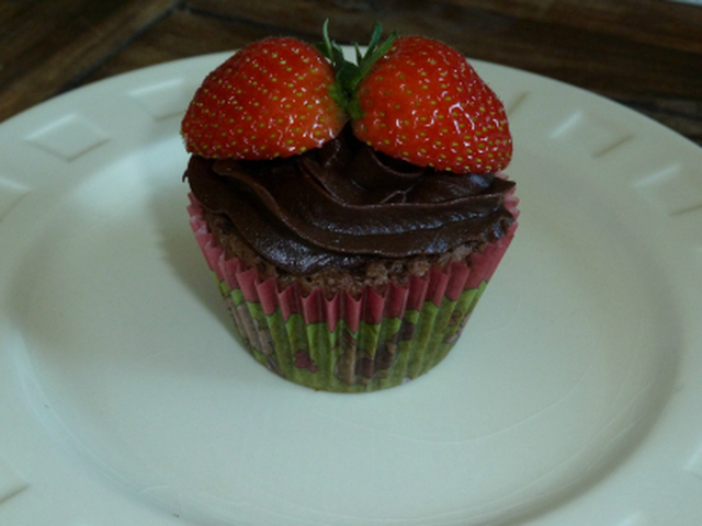 Brownie cupcakes med sjokolade fudge frosting