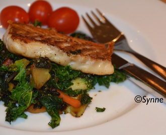 Grønnkål og brokkoliwok med smørstekt torsk