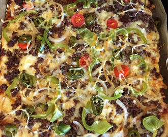 Lavkarbo pizza med
verdens beste pizzasaus og kjøttdeig!