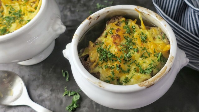 Gratinert løksuppe