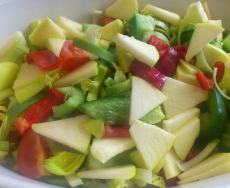 Fargerik salat med eple