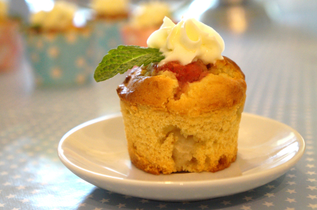 En smak av sommer: Jordbærmuffins toppet med limeostekrem