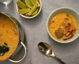 Thai-suppe med spicy kjøttboller