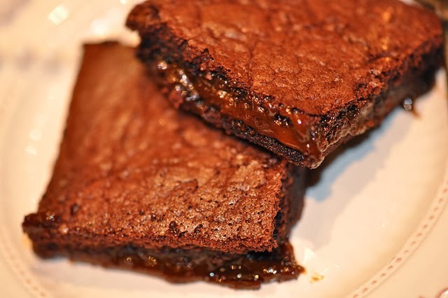 Verdens beste brownies med karamell