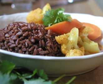 Grønnsakskarri med kokos, koriander og lime