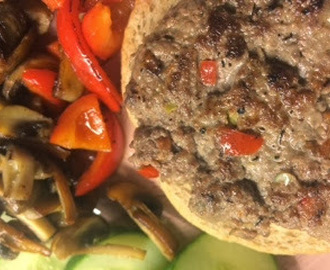 Saftige, grove og sunnere hjemmelagde hamburgere
