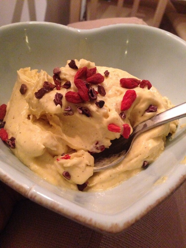 Raw Mangoiskrem – her har du en enkel oppskrift på sunn og deilig iskrem!