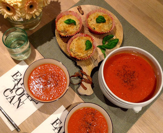 Tomatsuppe og muffins med soltørket tomat og basilikum