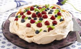 Pavlova festkake