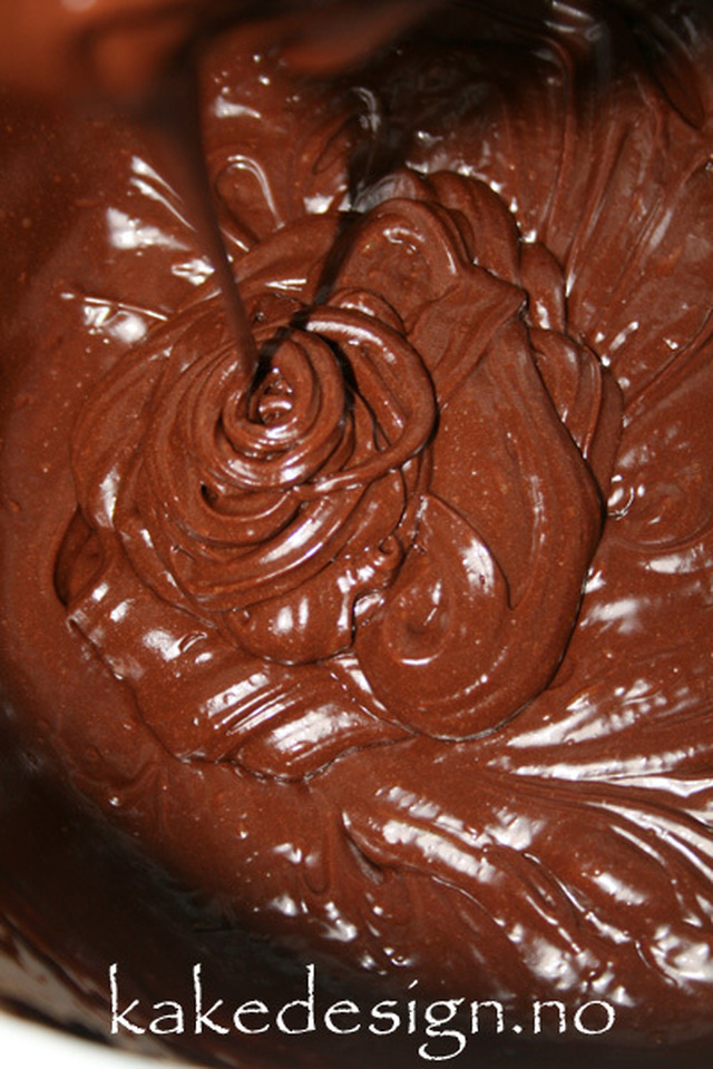 Chocolate fudge frosting