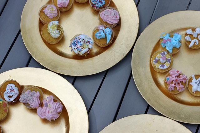 Pynte cupcakes med 4 åringer