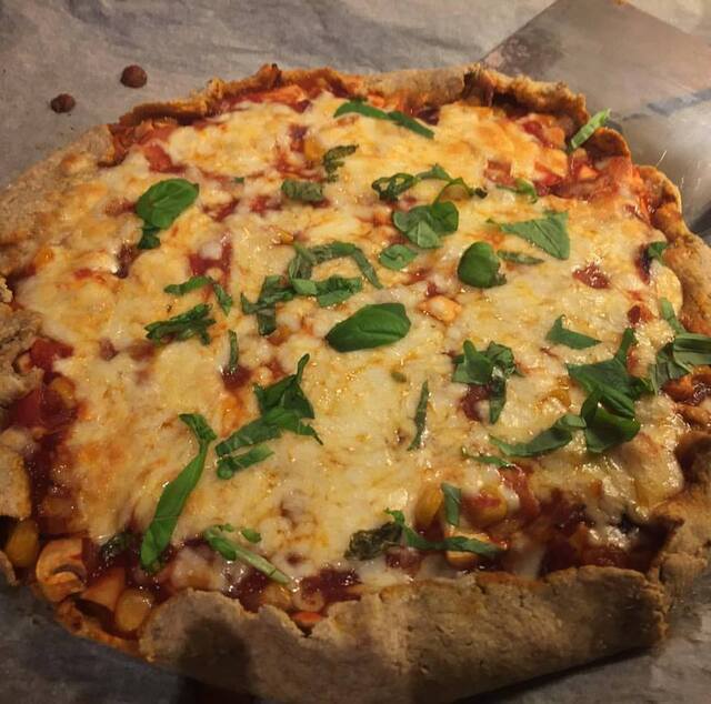 Rustikk pizza med grov bunn – LCHF diett – dag LXXXI