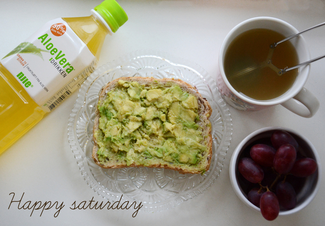 Smashed avocado toast