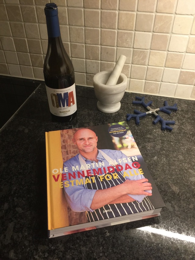 En god bok og litt vin