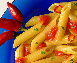 Penne all'Arrabbiata (sterk tomatsaus)