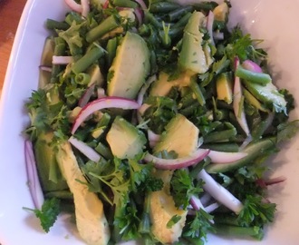 Salat med grønne bønner og avokado