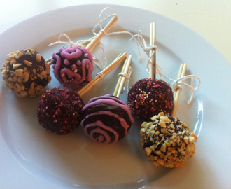 Think Pink; Cake Pops