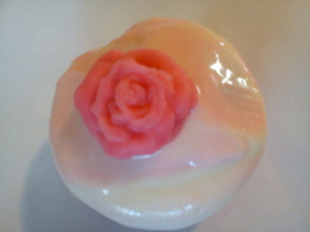 Hvordan lage enkle marsipan roser til cupcakes?se her