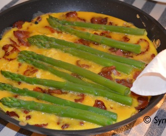 Omelett med bacon og asparges