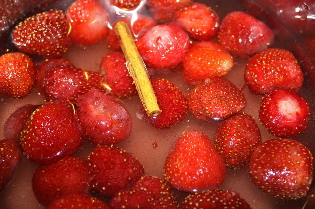 Jordbærsuppe med kanel