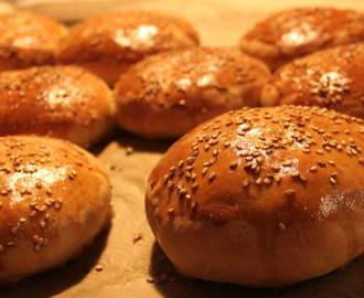 Hjemmelaget hamburgerbrød