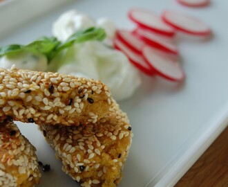 Kikärtsnuggets med sval mintyoghurt