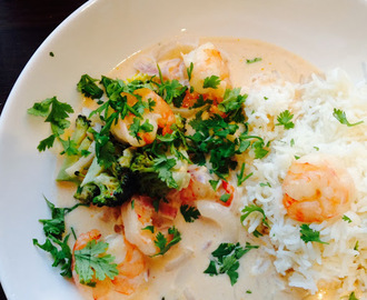 Rask thai red curry suppe med scampi
