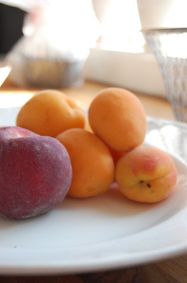 Knäckig paj med persika