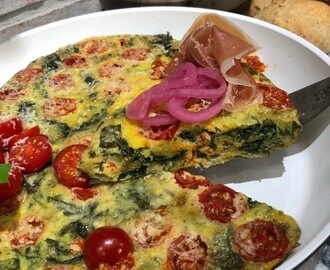 Frittata med tomat og spinat