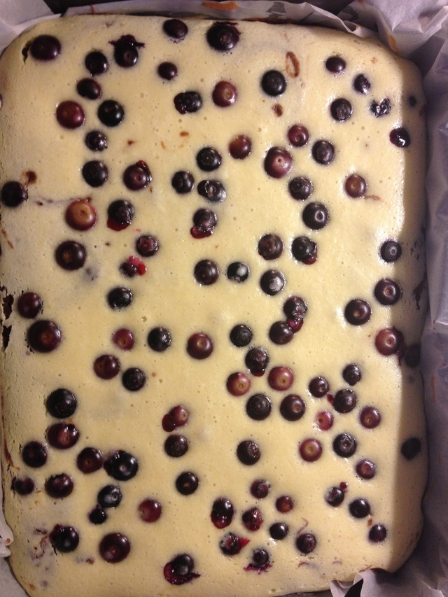 Marmorerte brownies med blåbær