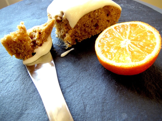 Herlig kake med mandarin, ingefær og kanel og en wunderbar kremostfrosting.